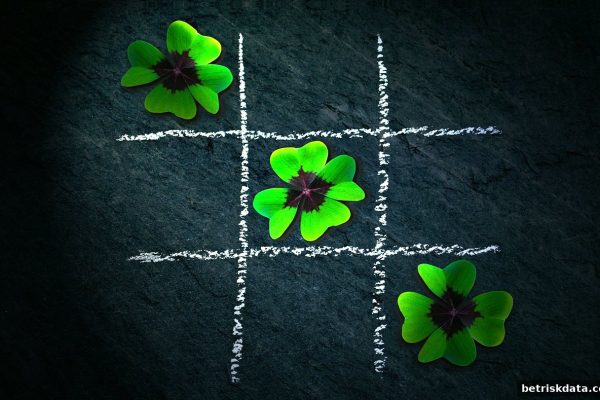 极速赛车策略解析：体育博彩风险下的理性参与指南