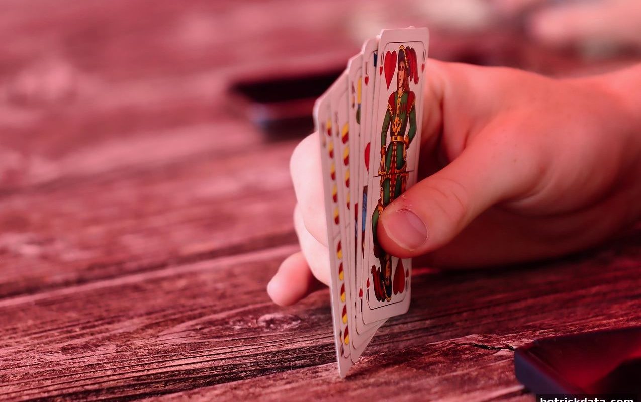 洞悉体育博彩风险:利澳棋牌起手牌强度与对手范围全解析及好友奖励指南