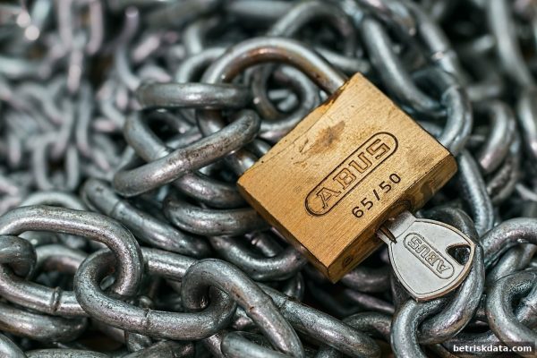 体育博彩风险认知：当游戏平台突然关停，用户如何系统性维权？