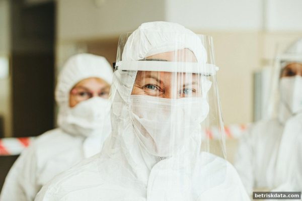体育博彩风险警示：骰宝大小预测的真实用户经验与平台口碑深度解析