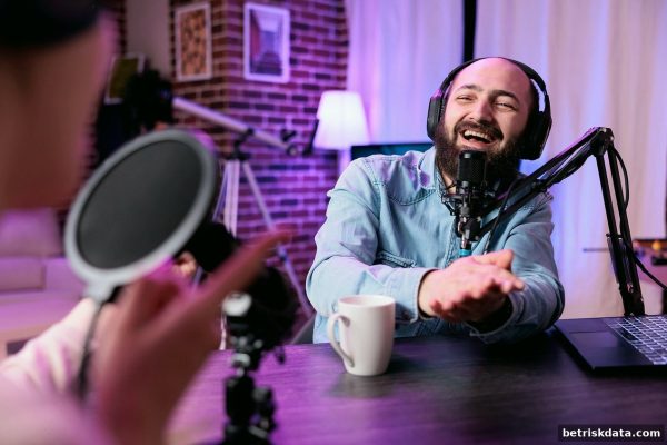揭秘街机足球直播声音设计的核心：如何规避体育博彩风险？-AG亚游实践指南